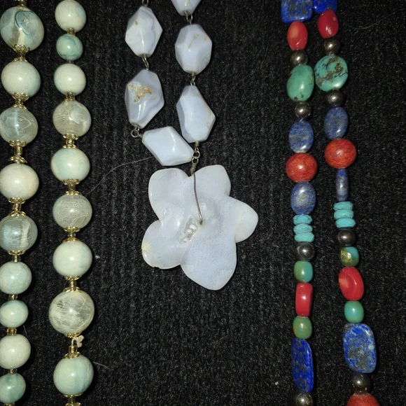 Multicolor Beaded Necklace Set - Picture 2 of 9